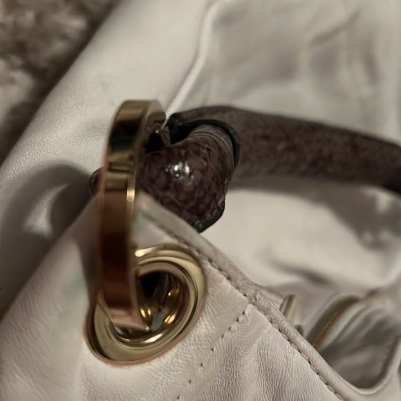 Jimmy Choo Bag very well kept and clean white shoulder bag lots of room - Picture 9 of 13